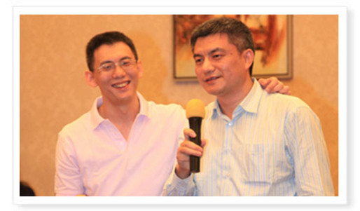 董事长为大家献歌